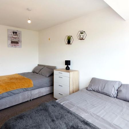 Spacious Home Close To City Centre Location Leeds  Exterior foto